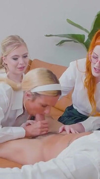 Мы все девственницы - можешь ли ты трахнуть моих лучших друзей тоже? Они помогли мне с моим первым дилдо