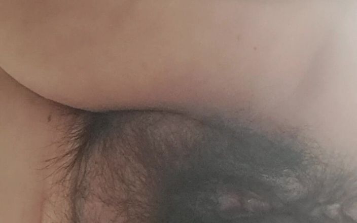 Mommy big hairy pussy: Madura milf curvada e pode ser pregada
