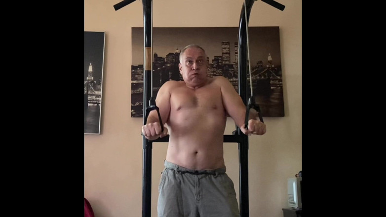 Alex Art: Vecchio che si masturba e fa esercizio