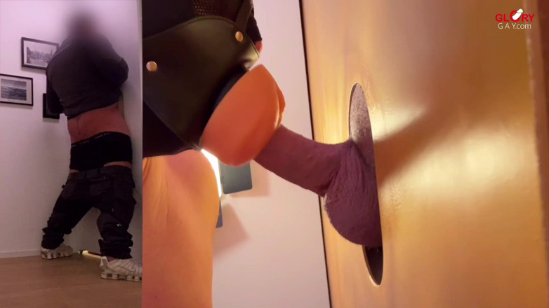 GLORYHOLEGAYS: Gold Gloryhole kåt rakt knullar min mun fitta