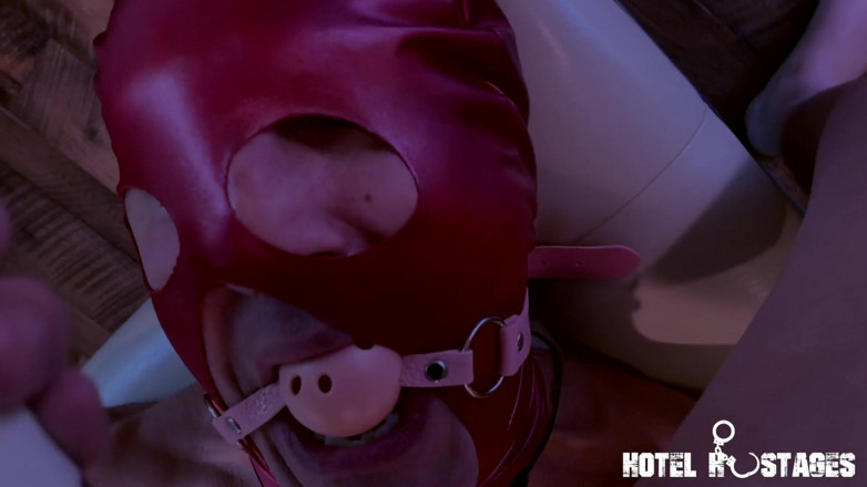 Hotel Captives: Katil dan Sarapan Pt1 menampilkan Harry Allcock