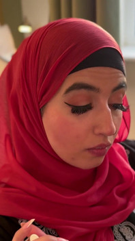 Aaliyah Yasin essaye de ne pas avaler le sperme de ses demi-frères