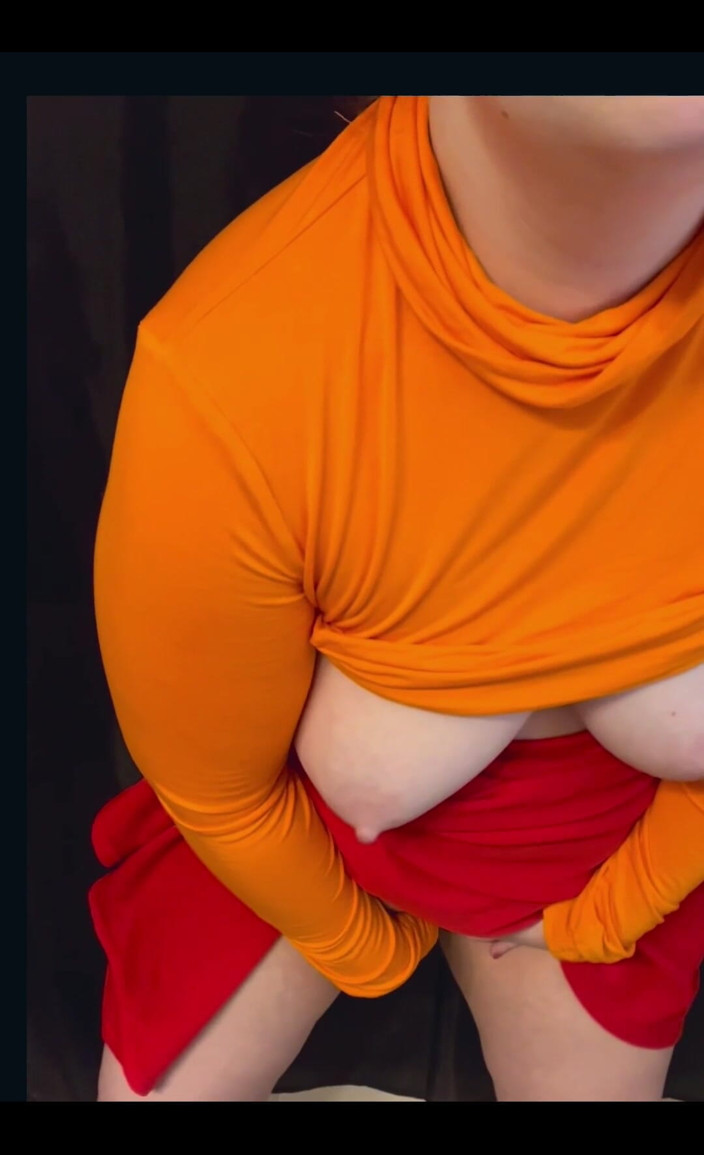 Prettyin puddles: Velma de Scooby Doo 