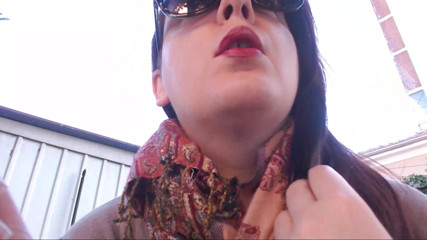 Nicoletta Embassi: Red lipstick fetish