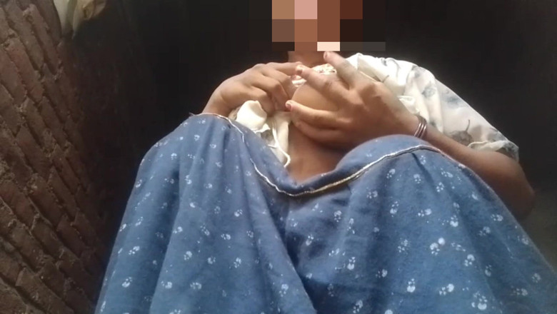 RJ NISHA: Si sditalina e si masturba con la zia