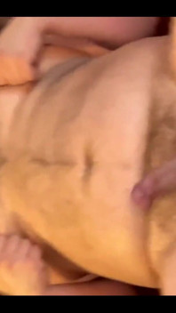 Todo cachondo para que un oso de abajo caliente venga a visitarlo ... ¿Alguna que la lleve?