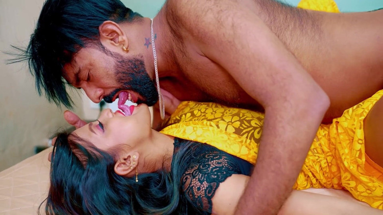Mr Entertainer: Indiana calda milf si masturba la figa in camera da...