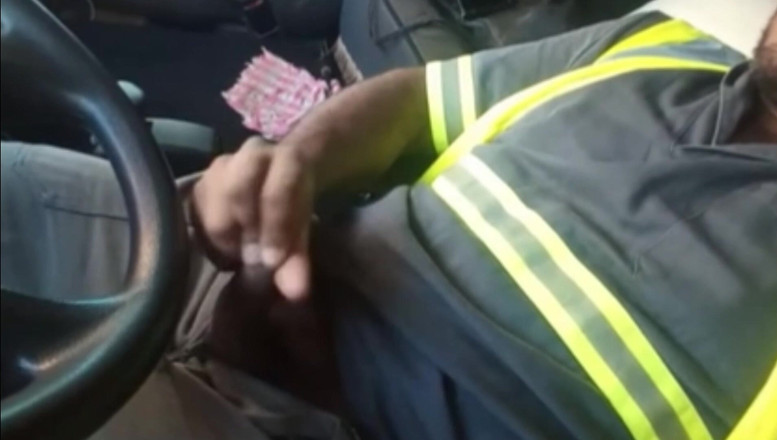 TheBlacKHunterr: Cum Inside the Truck