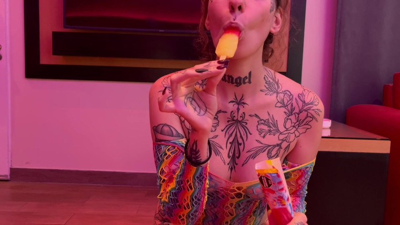 misterequiscollab: Ihr Eis verwandelt sich