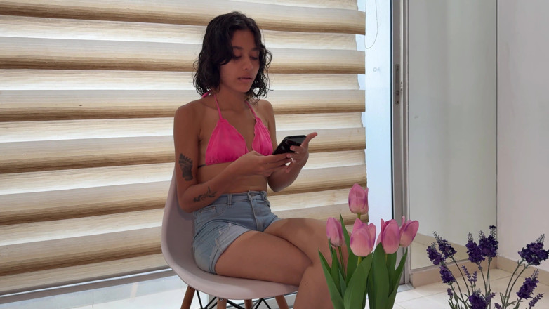 BritannySexxx: Ho un rapporto a tre con due ragazze di 18 anni...