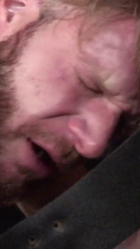Drew colgado