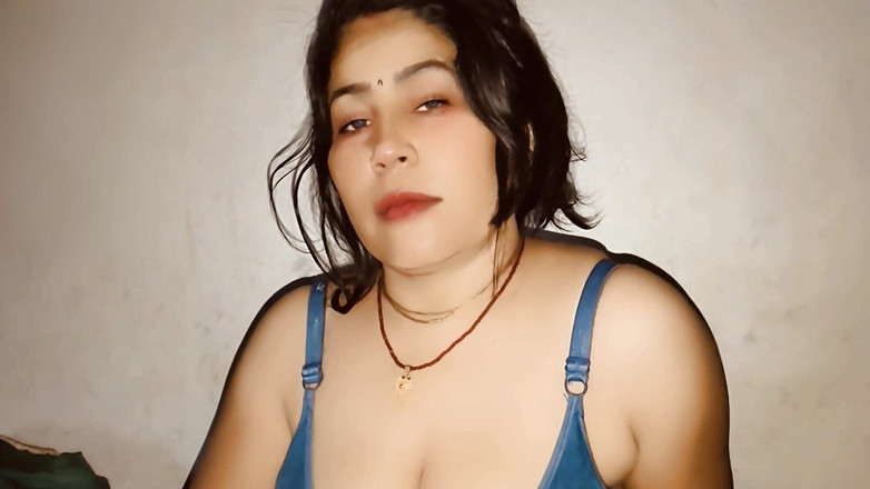 Komalaman: 嫂子说姐夫，你的鸡巴很小