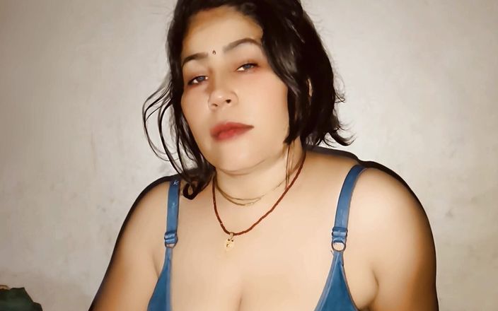 Komalaman: Ma belle-sœur dit à son beau-frère, ta bite est petite