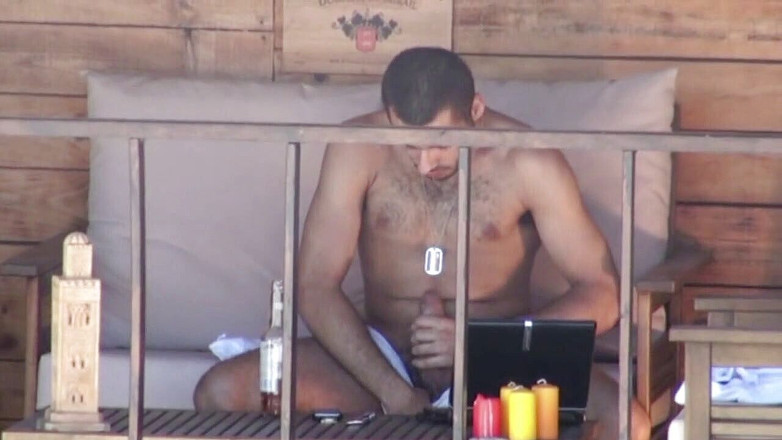 Gaybareback: Heteroseksüel Arap için mastürbasyon