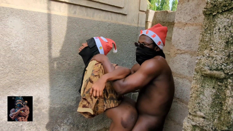 Bigdickmask1: Une petite bite baise la chatte sexy de Candy le...