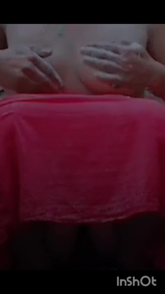 TricolorMusic3: お風呂に入ると、誰かが確かに私に気づくのに、目の前に来てはくれません。私もとてもそう感じます。試してみました