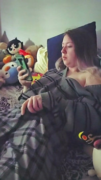 Trans Girl Masturbating to Porn