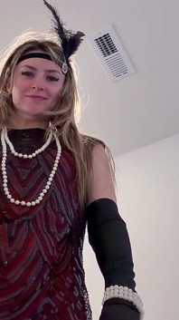 London 1920's giantess