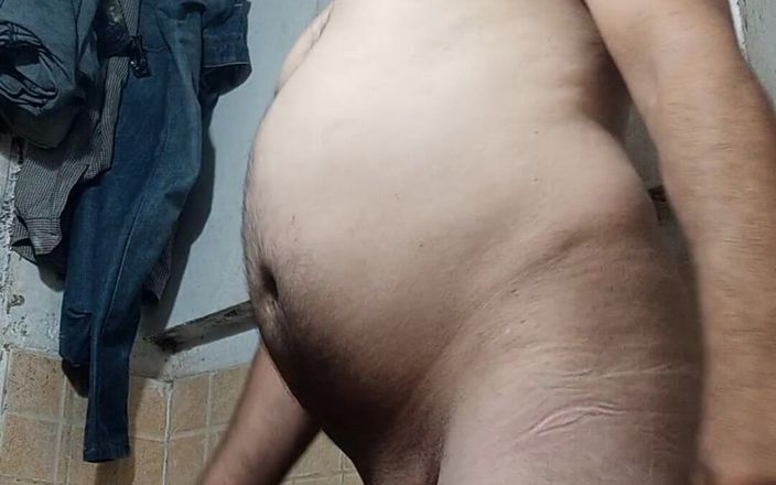 White ass: 我在脱衣舞前抽烟