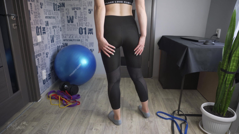 Teasecombo 4K: Fitness dívka škádlí viditelné kalhotky v těsných legínách