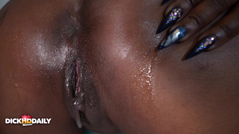 DICKHDDAILY: 스트리퍼 메이드 고고 따먹기