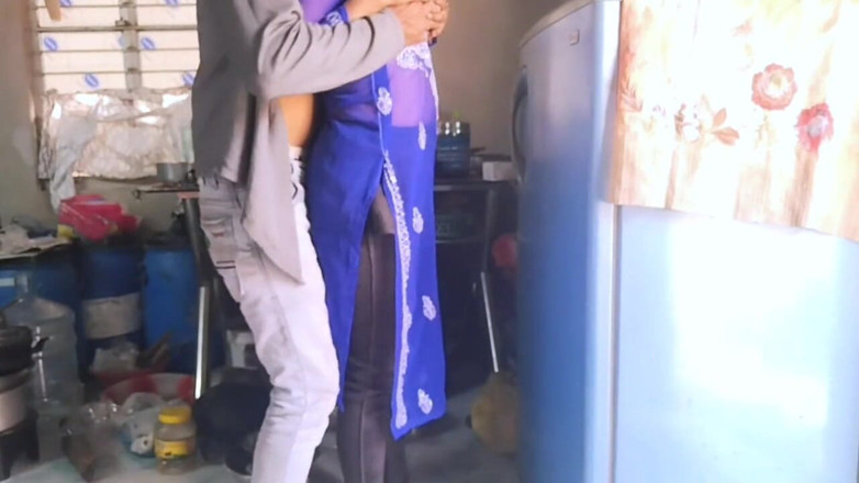 Fantacycutting: Fue a la casa de la novia de su amigo,...