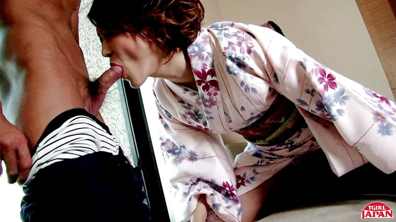 Tgirl Japan: TS Komachi Hanamikoji recebe seu cu fodido