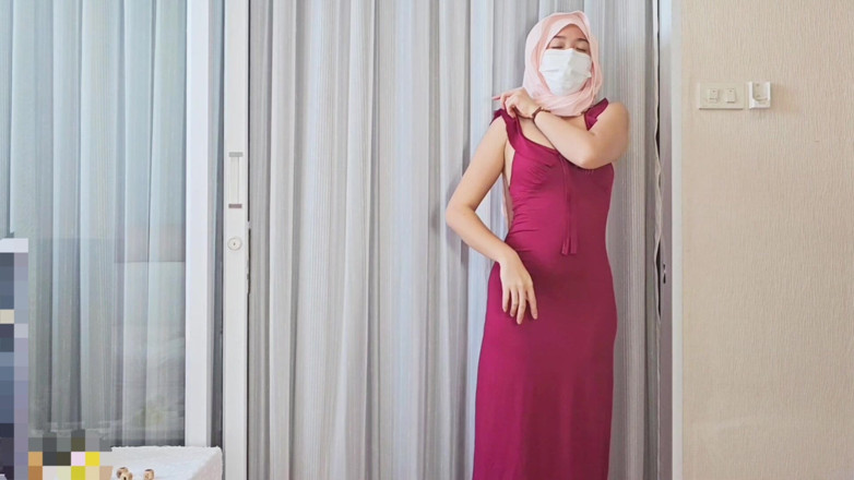 LittleMuslim: Deslumbrante Hijab: Try-on Modern Dresses com um Twist
