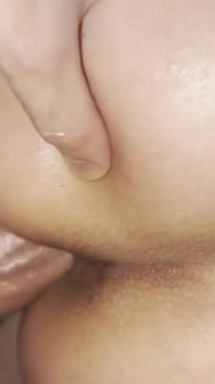 彼女は久しぶりに再びラティーナの愛に連れて行かれます