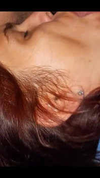 Esposa faz sexo oral no pau de um estranho