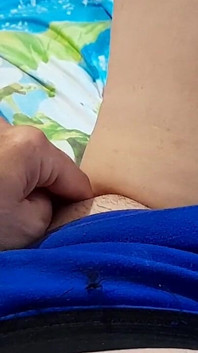 Me masturbo junto a mis novias lesbianas que están follando