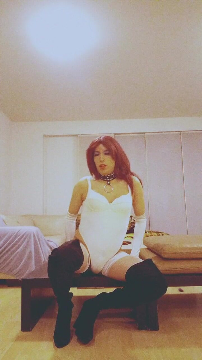 Tammy sissy slave: Masturbándome Con Un Dildo
