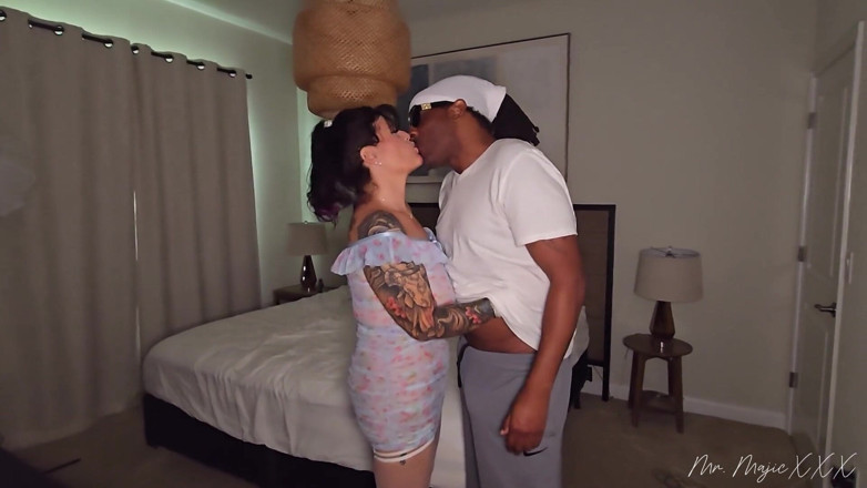 Mr_Majic: Sexy milf Hollee Huntress vs Mr. Majic/pawg Sammie's World en...