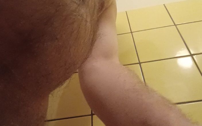 Ed Eden: Detailní koupelna