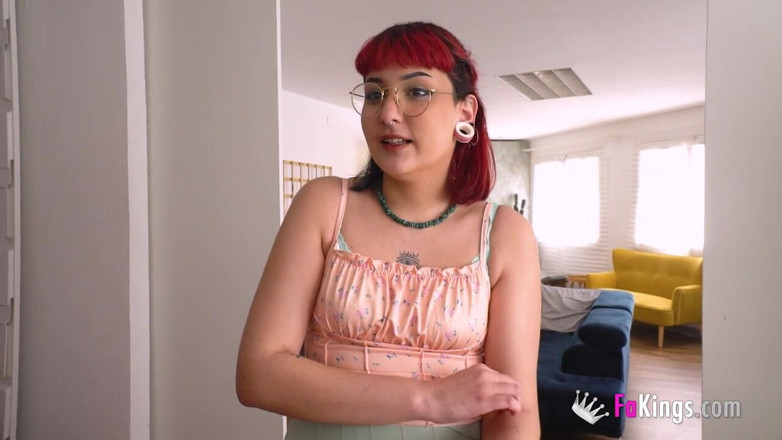 FAKings: Exhibitionist teen knows she's seen it all, but she didn't...
