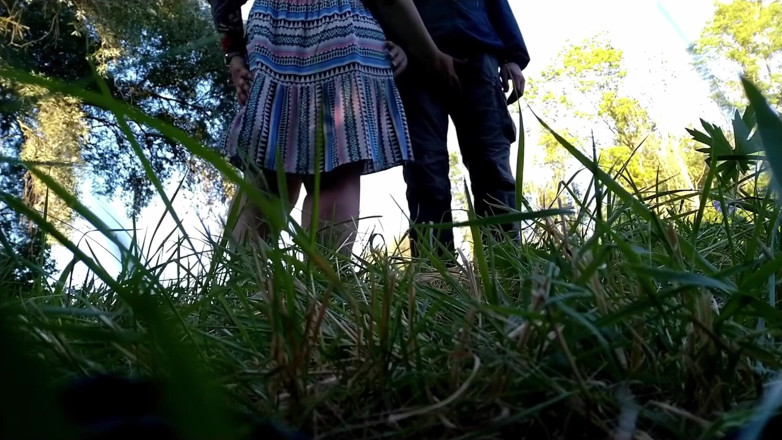 OurFetishLife: La madrastra ayuda a sobrellevar una erección repentina
