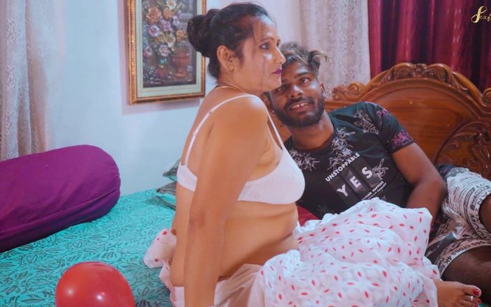 Mr Entertainer: Profesoara cu țâțe mari și-a învățat elevul "cum să facă sex"