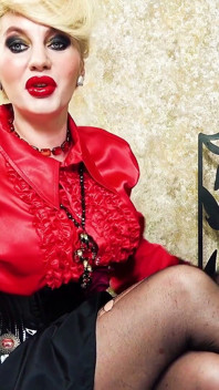 Ciuman lipstik merah halloween