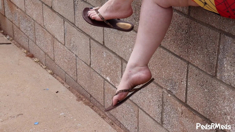 PedsRMeds: Little Miss Rya Flip Flop Popping Outside