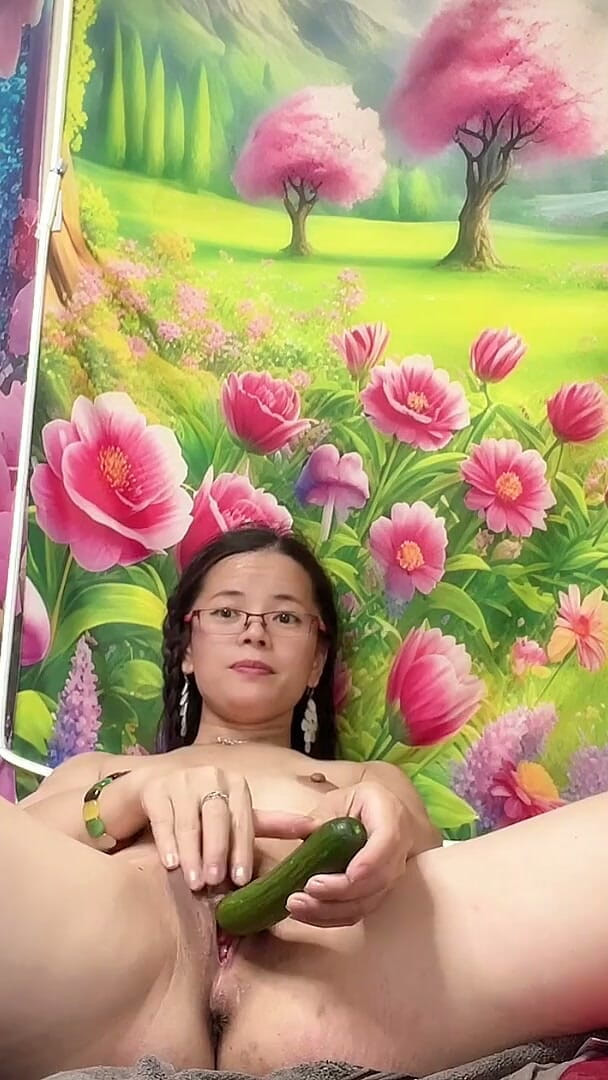 sweethanajapanese: Kongkek dua lubang oleh Toy Great Vid
