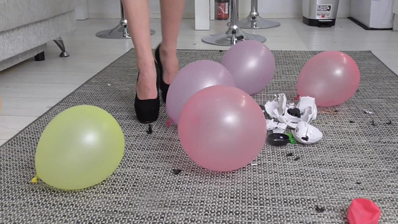 Solo Austria: Princesse Kirstin, anniversaire, plaisir écrasé, partie 1 p