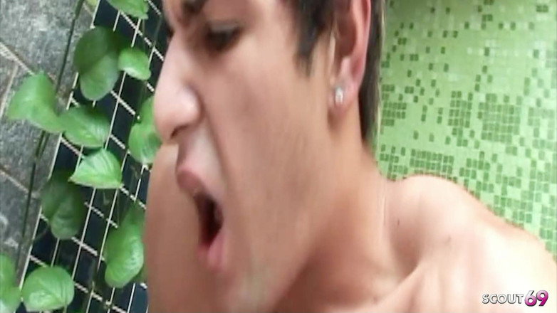 Shemale TS Collection: सुनहरे बालों वाली सेक्सी ट्रॅनी की स्पा में चुपके से गांड चुदाई