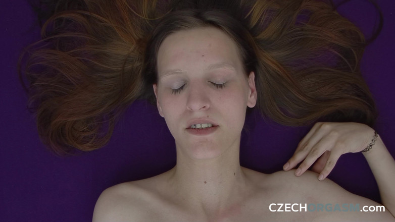 Czech Orgasm: Чешский оргазм 46 грудастая крошка обожает игру в клетке - отфистили и описали на консенсуал в сцене с домашним животным