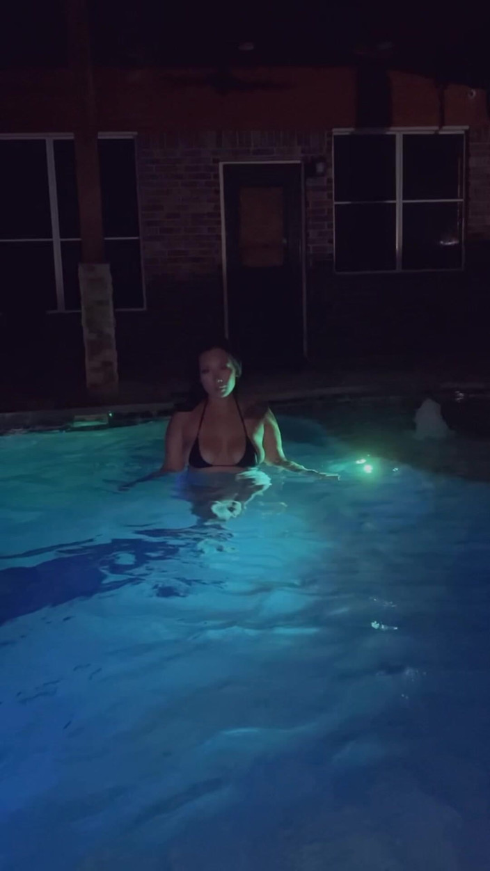 Shell Lynn: Asian Babe Gets Fucked in Pool Blowjob and Doggystyle