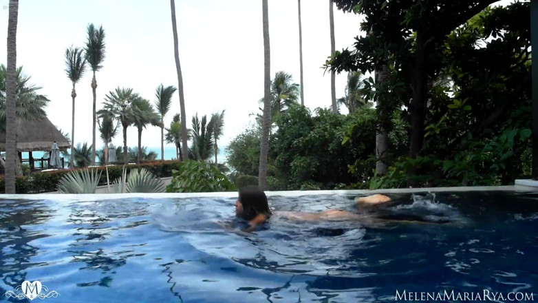 Melena Tara: Melena maria rya bugil di kolam renang