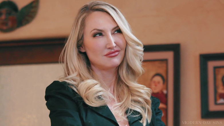 Modern-Day Sins: Modern-day Sins - MILF Kendra James ลงโทษเด็กขโมย Indica Monroe ด้วยการเลียหี!