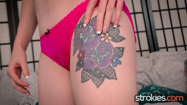Strokies: Strokies Violet Storm Gibt Einen Epischen Handjob