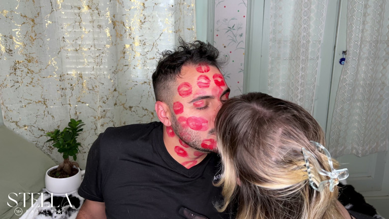 Stellafatale: Marcarea feței cu ruj roșu 2 videoclipuri de descoperire