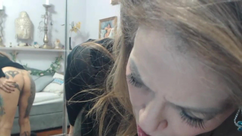 Melissa Johnson: Трахни мене в червоній сукні на килимі