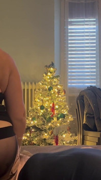 Striptease Et Collants..... Se Change Fort Dans Des Collants Noirs Déchirés